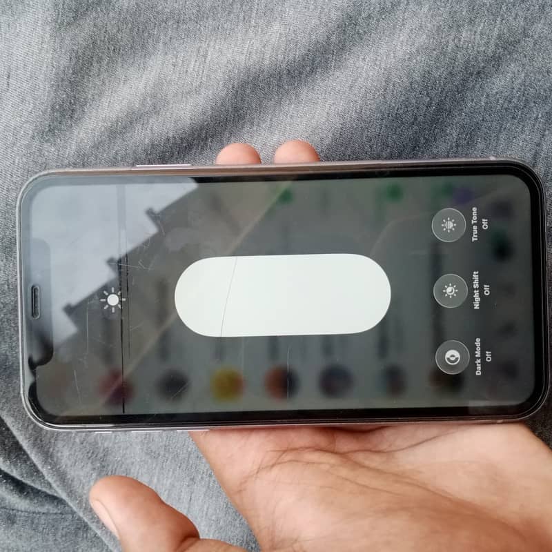 Apple iPhone 11 7