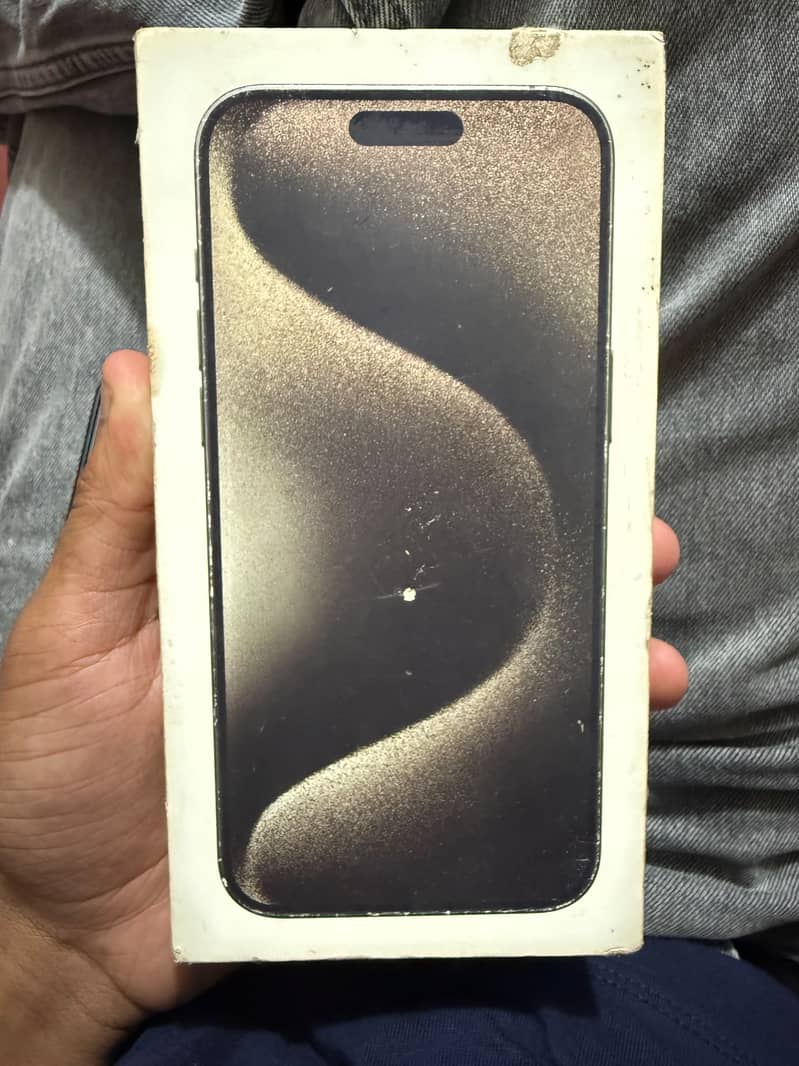 Apple iPhone 15 Pro Max 2