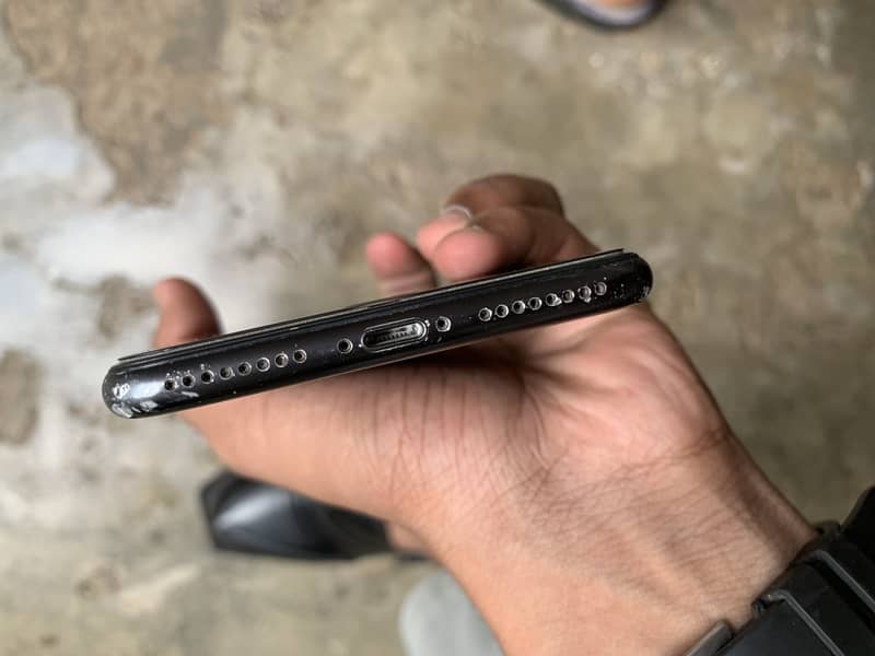 Apple iPhone 7 Plus 2