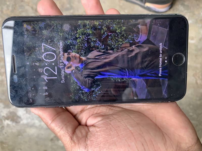 Apple iPhone 7 Plus 5