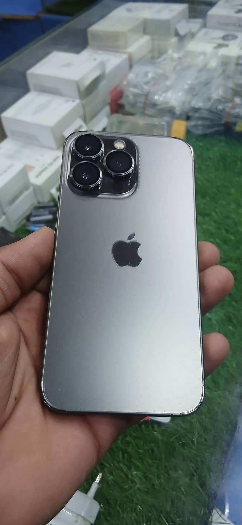 Apple iPhone 13 Pro 1
