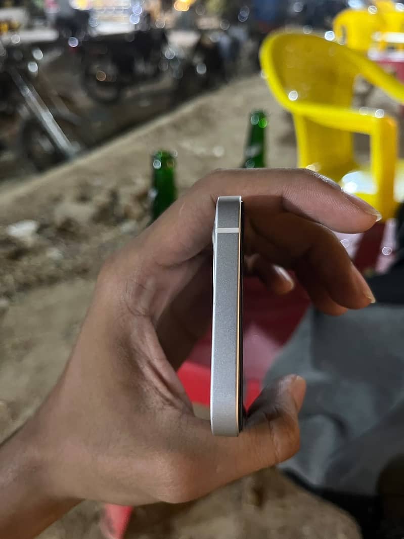 Apple iPhone 12 3