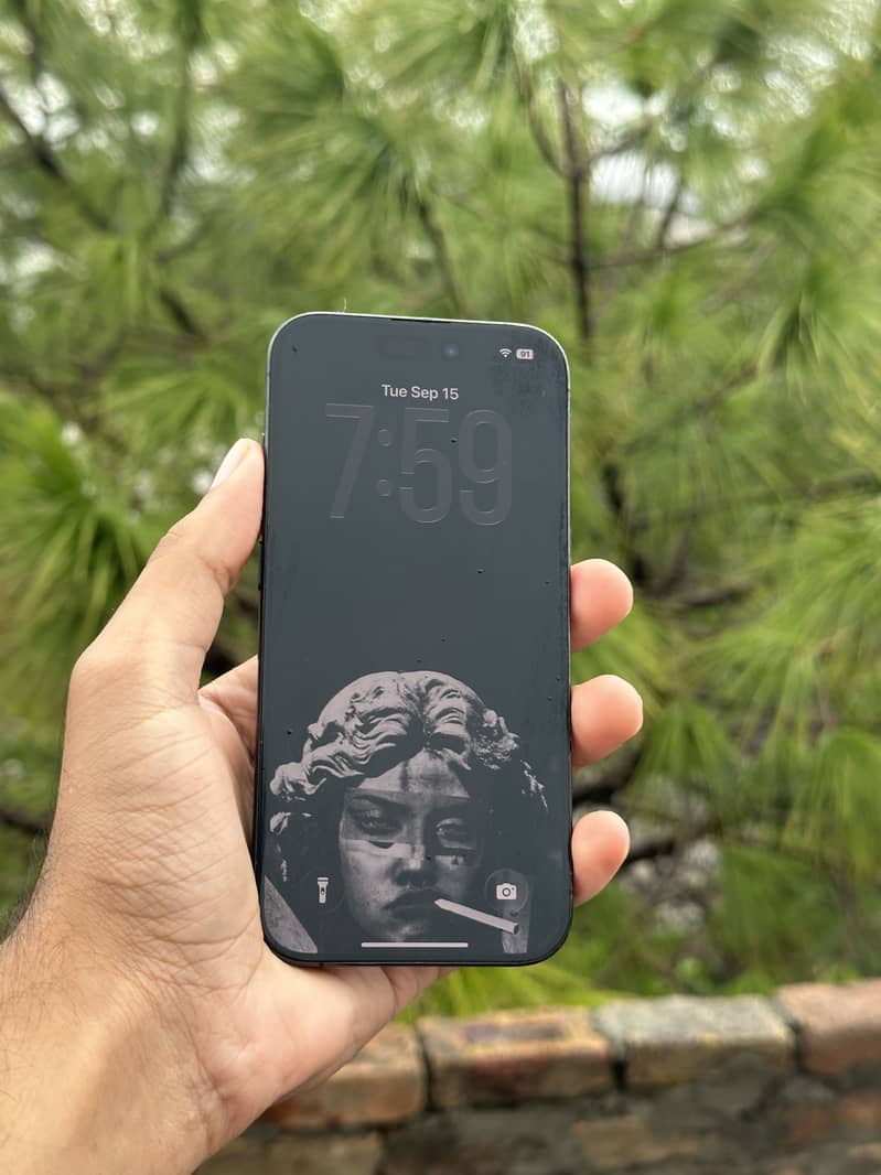Apple iPhone 15 Pro 1