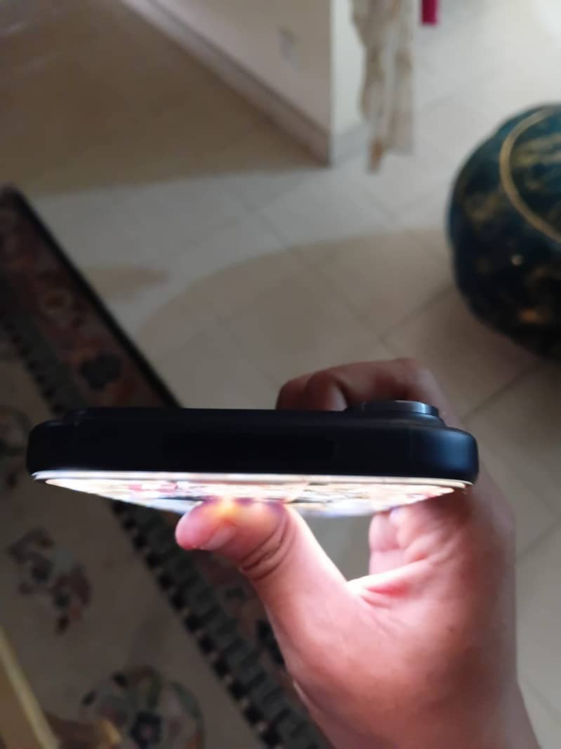 Apple iPhone 17 Pro Max 4