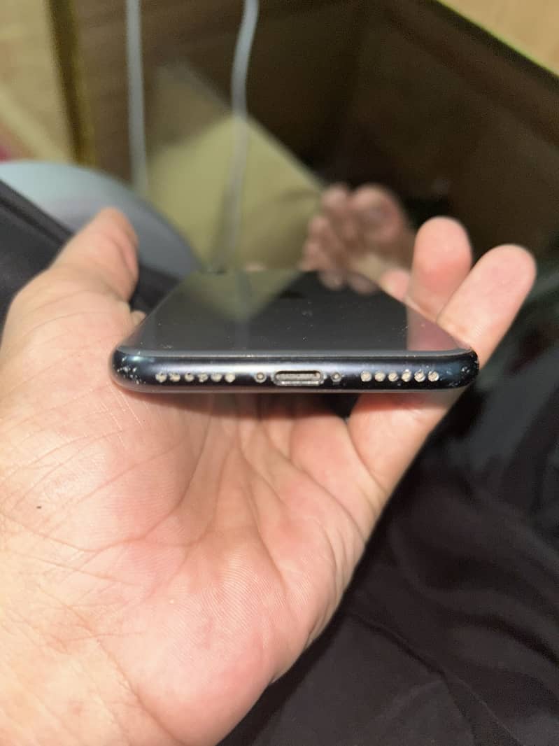 Apple iPhone SE 2 3