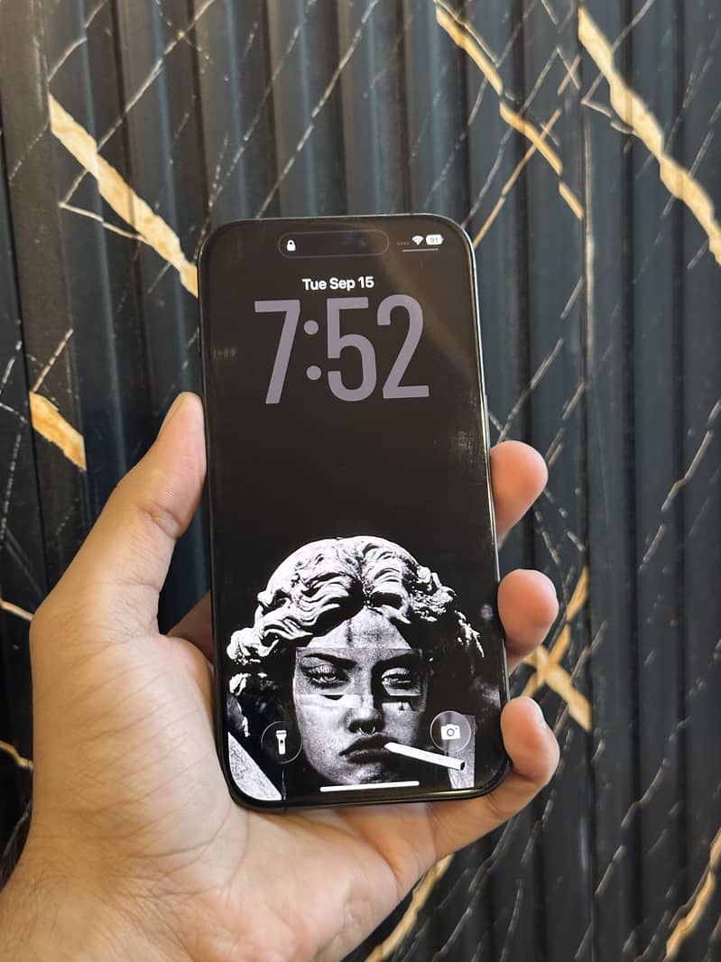 Apple iPhone 15 Pro 1
