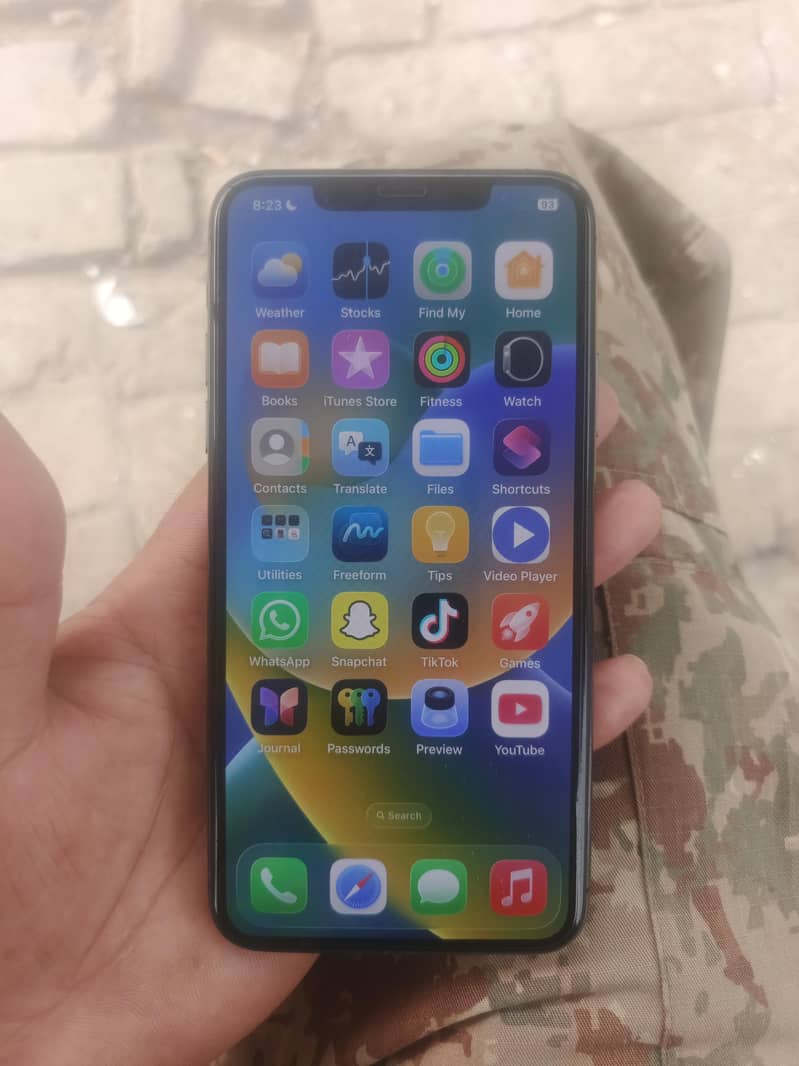 Apple iPhone 11 Pro Max 2