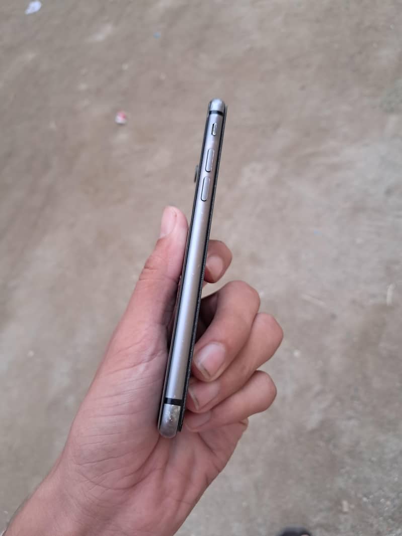 Apple iPhone 8 4