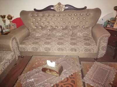  Elegant 5-Seater Sofa Set – Rs. 60,000 