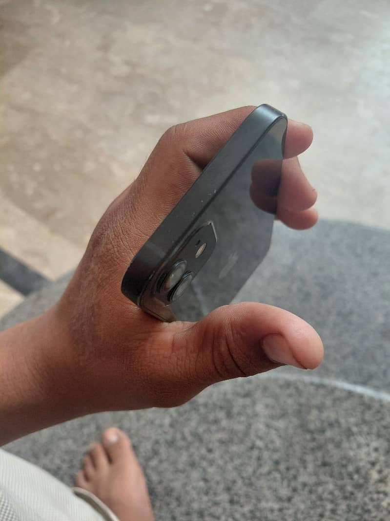 Apple iPhone 12 2