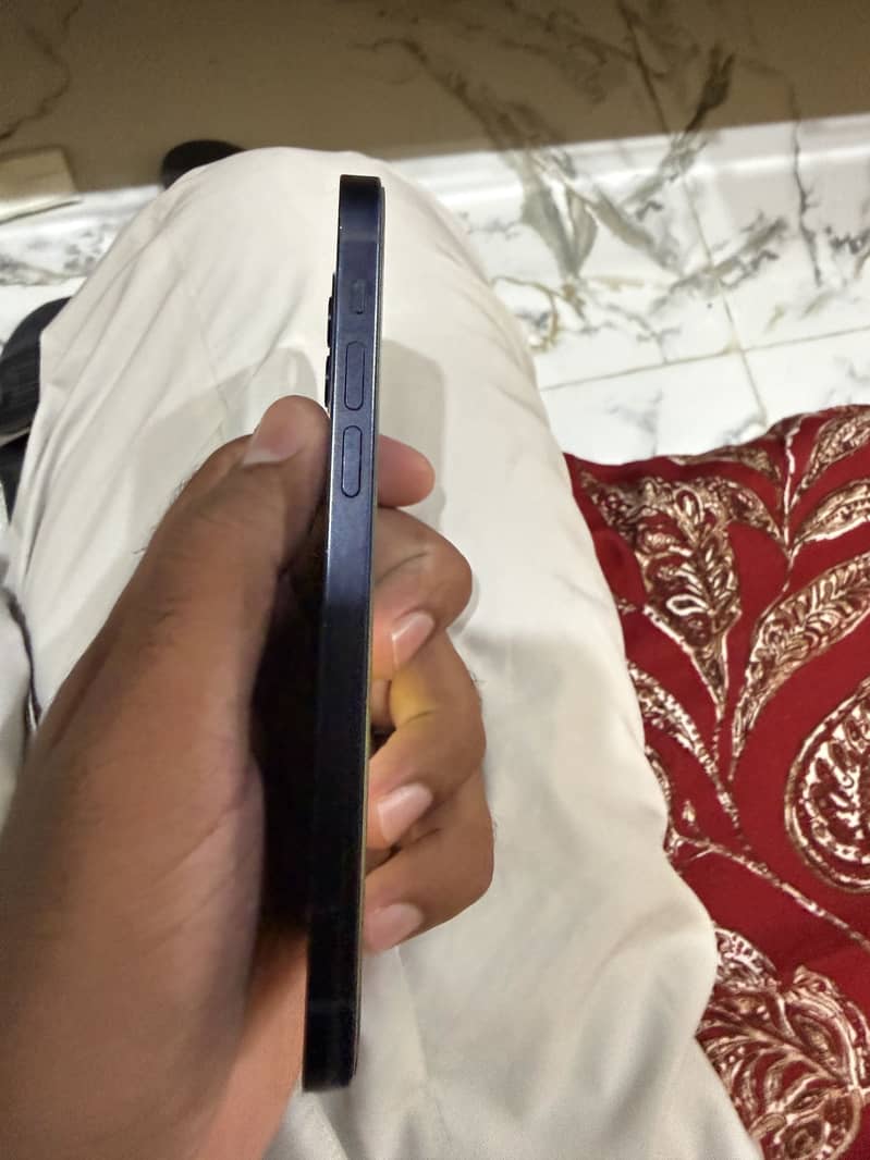 Apple iPhone 12 0