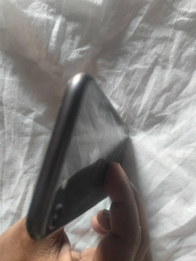 Apple iPhone 8 3