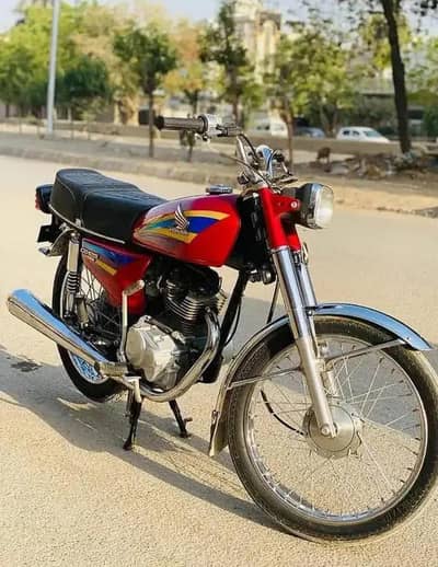 Honda 125 cc bike urgent for sale 03278130349