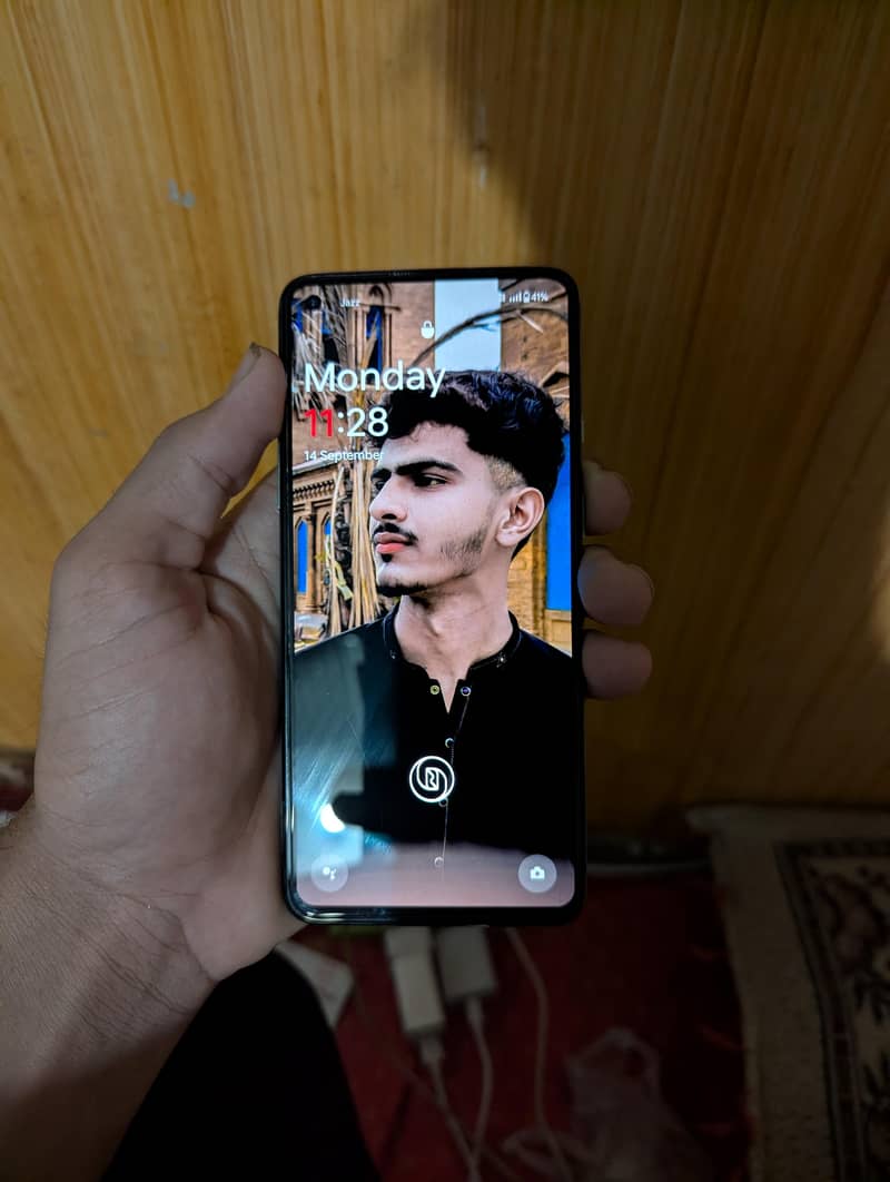One Plus 9r 6