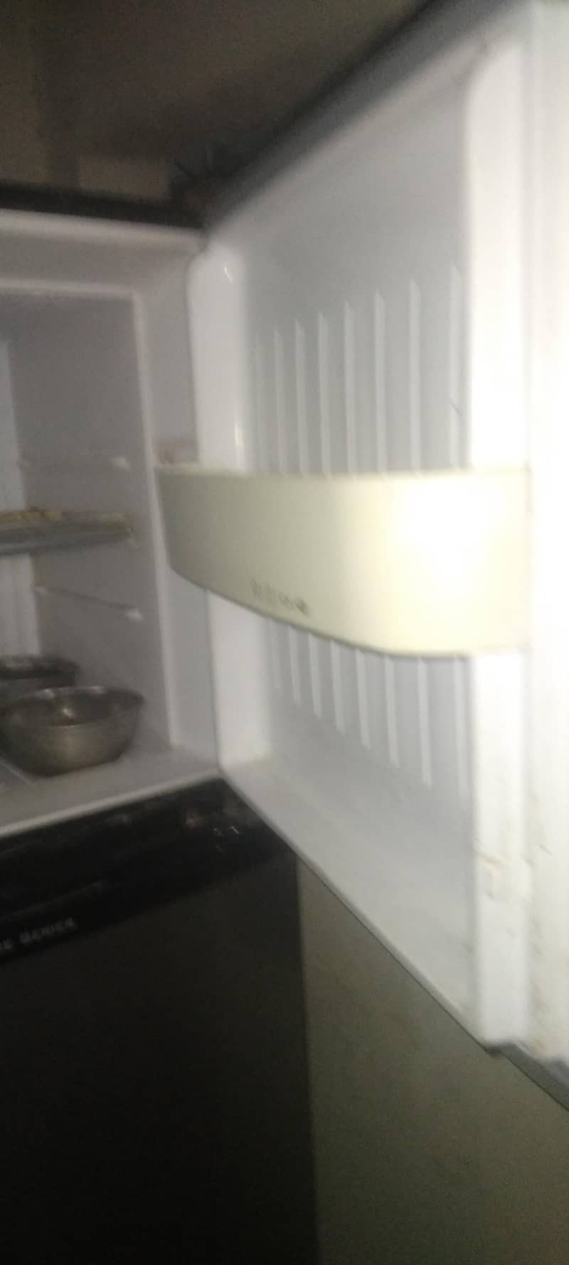 orient fridge medium size 10