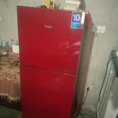 HAIER  FRIDGE MEDIUM SIZE FOR SALE