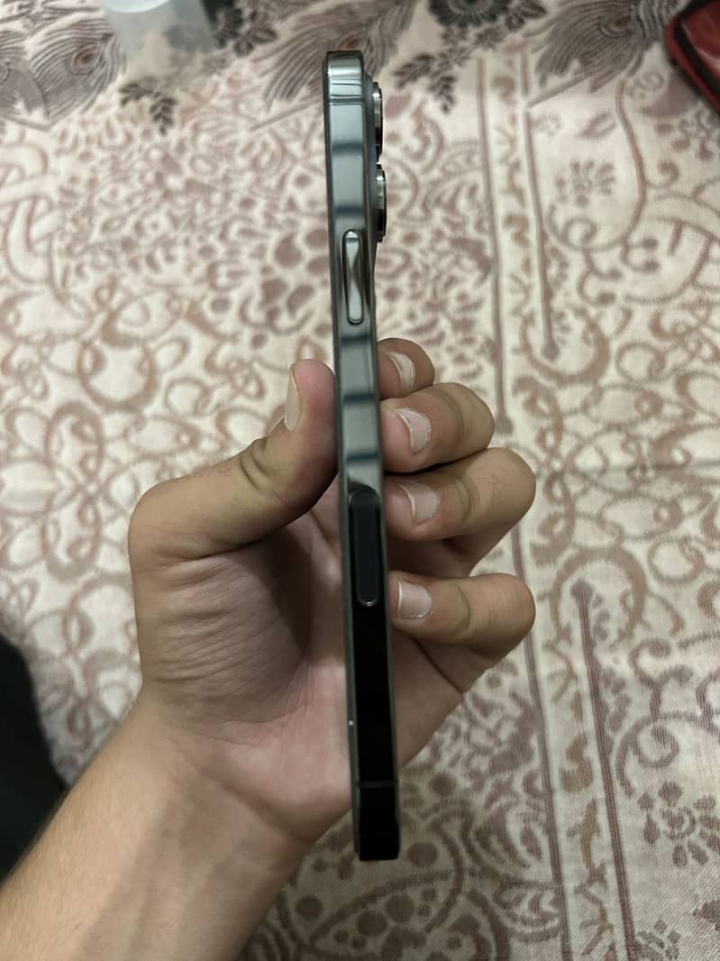 Apple iPhone 13 Pro Max 1