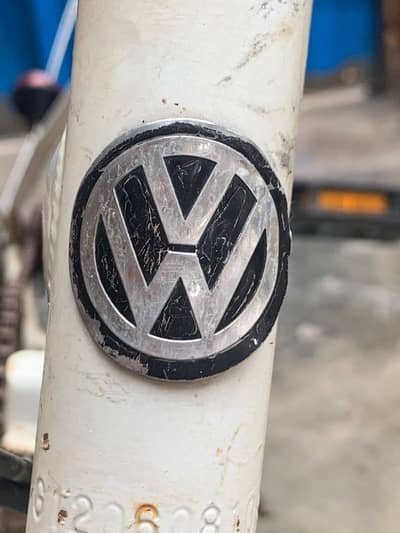 VOLKSWAGEN 2014 GOOD CONDITION ALUMINUM RIM 2 FOLDING STEP