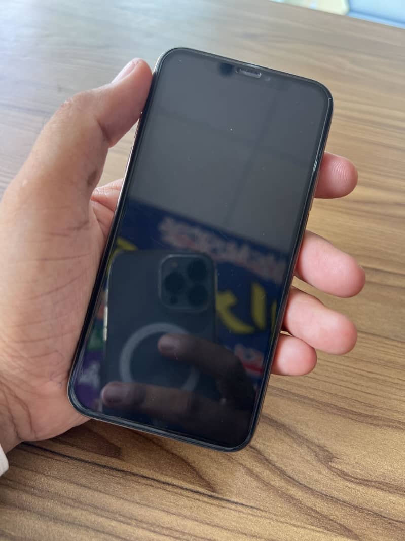 Apple iPhone Xs 0