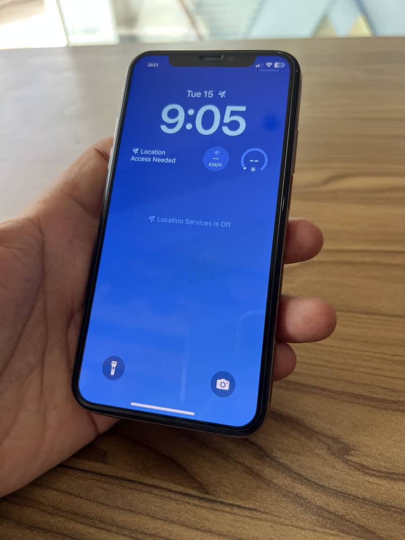 Apple iPhone Xs 4