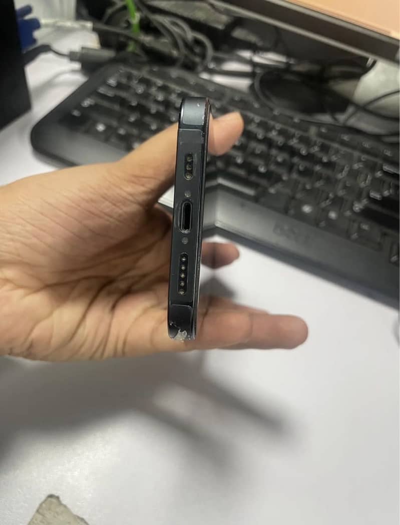 Apple iPhone 13 1