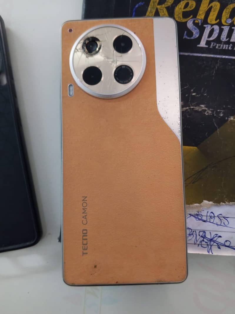 Tecno CAMON 30 0