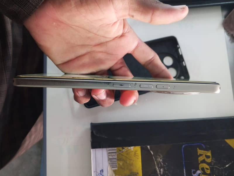 Tecno CAMON 30 1