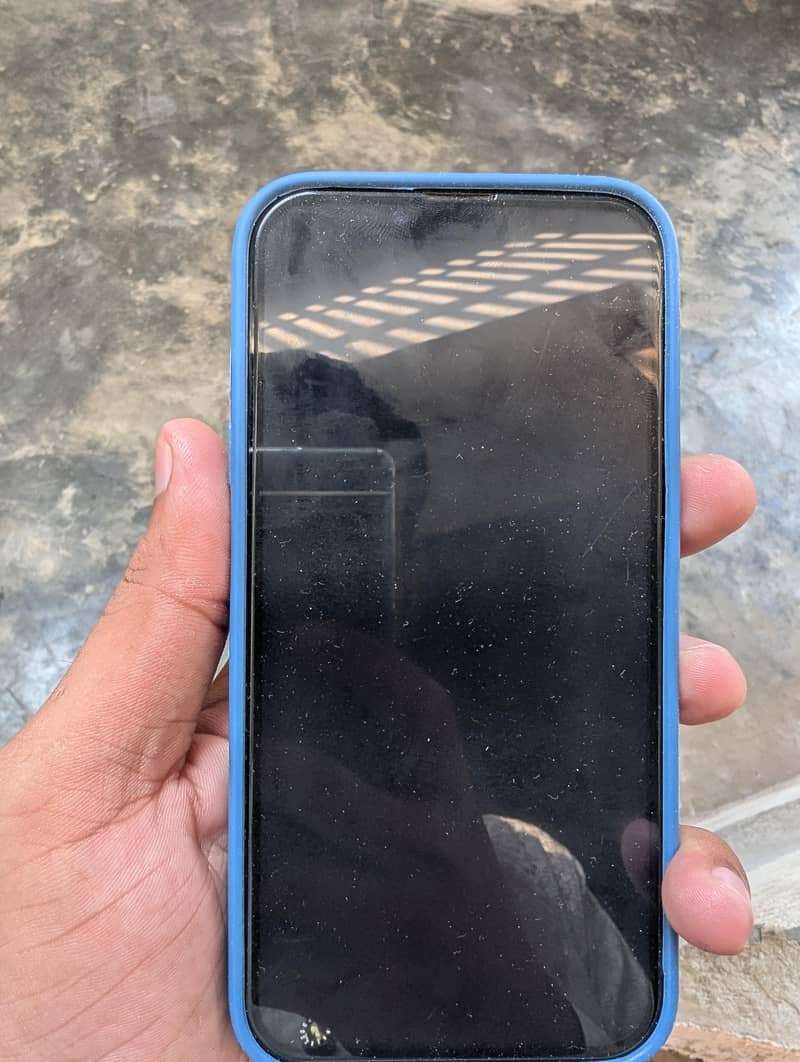 Apple iPhone 13 7