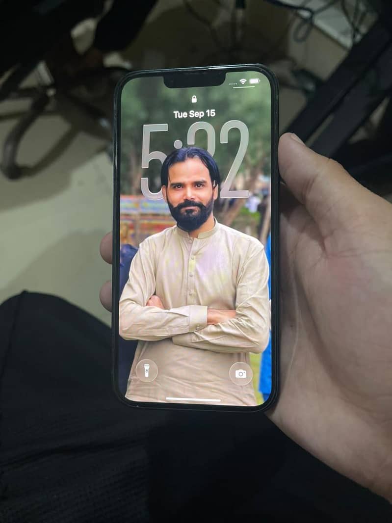 Apple iPhone 13 1