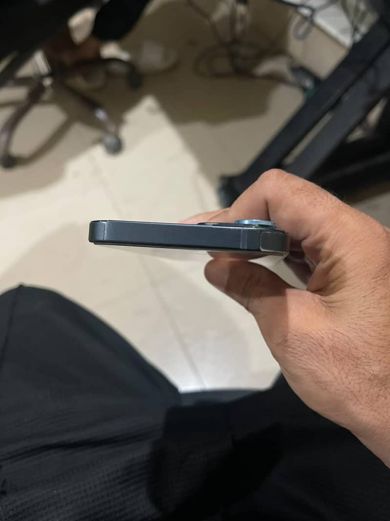 Apple iPhone 13 3