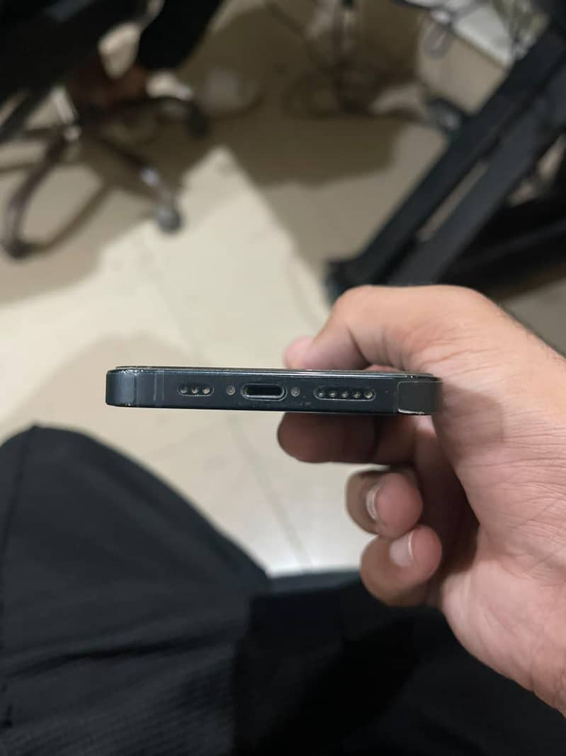 Apple iPhone 13 6