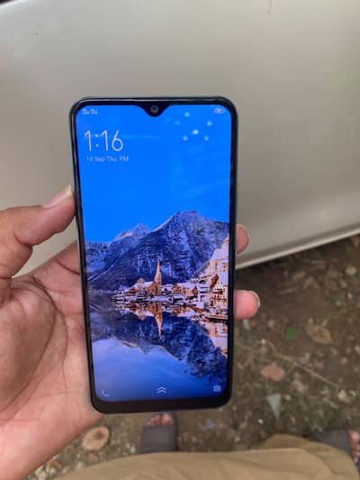 VIVO CELL PHONE 10/10 CONDITION with box cable