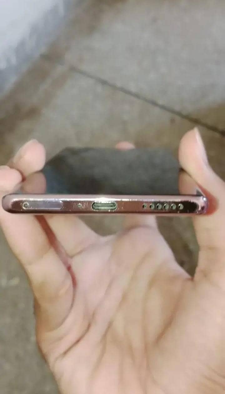 Infinix Zero 40 4