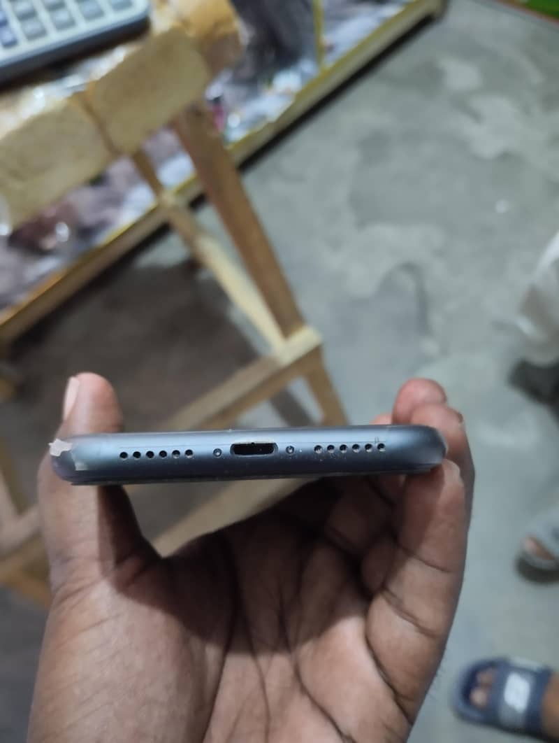 Apple iPhone 11 2
