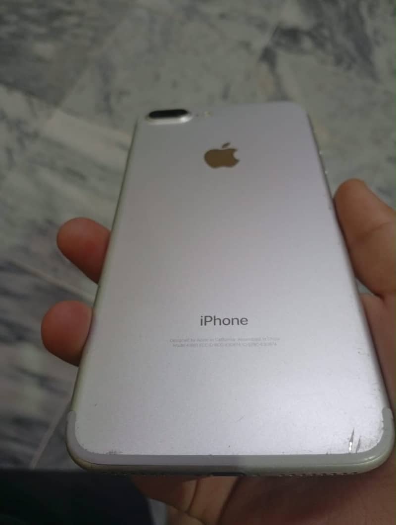 Apple iPhone 7 Plus 2