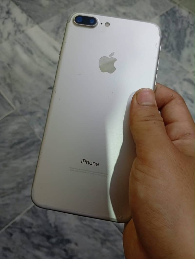 Apple iPhone 7 Plus 3