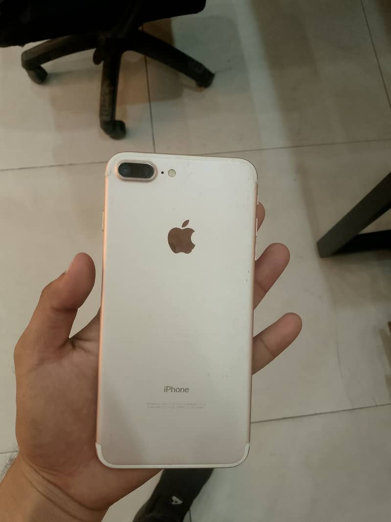 Apple iPhone 7 Plus 1