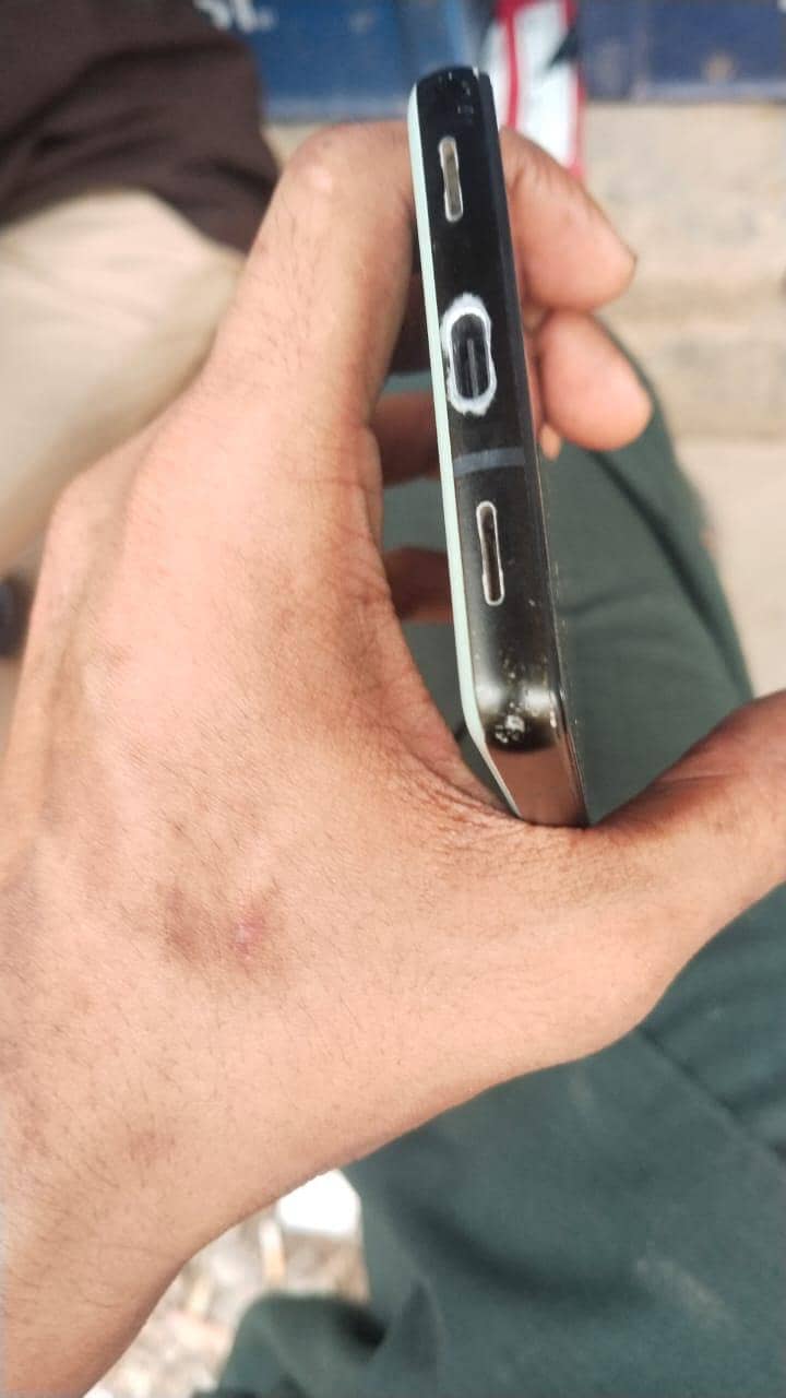 Google Pixel 6a 3