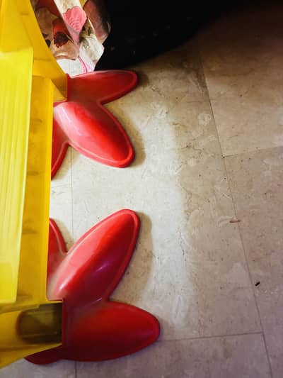 Kids Plastic Indoor Slide – Bright Red & Yellow (Like New)