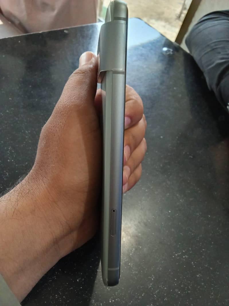Google Pixel 8 2