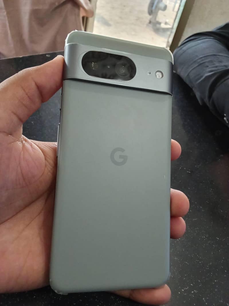 Google Pixel 8 3