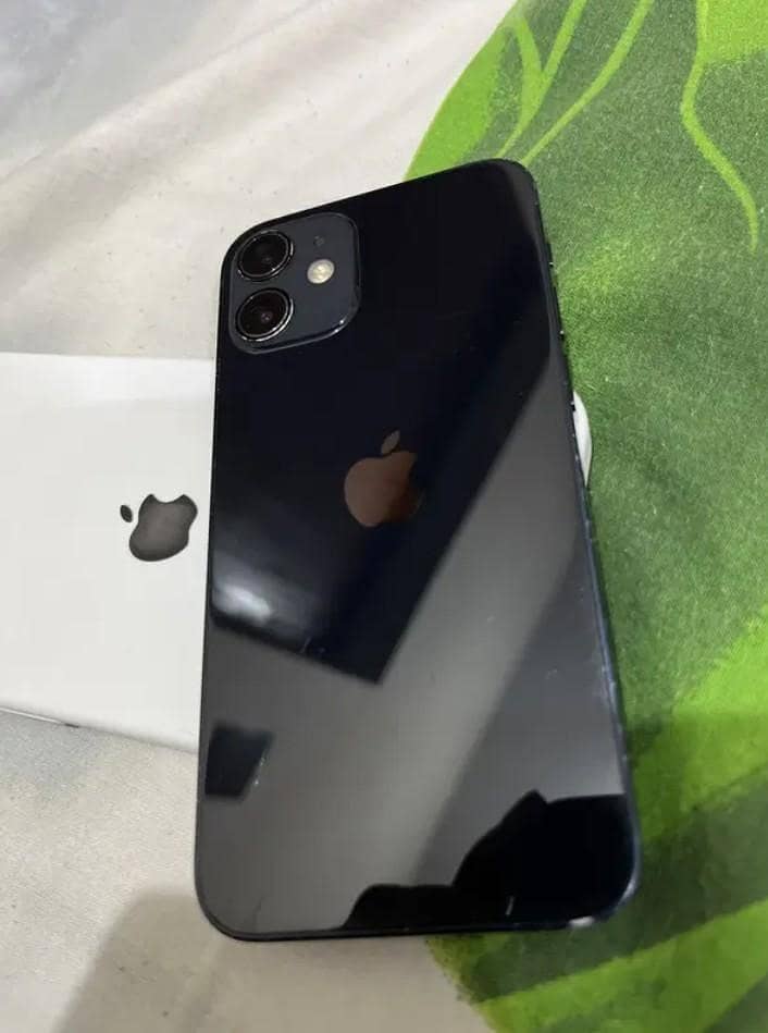 Apple iPhone 12 mini 0