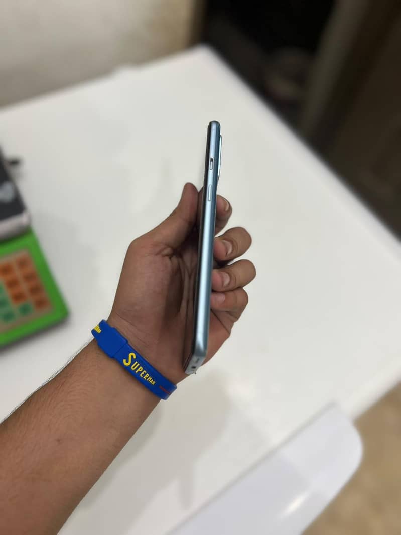 One Plus 9R 3
