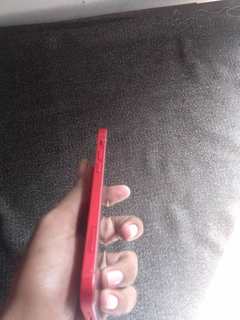 Apple iPhone 12 4