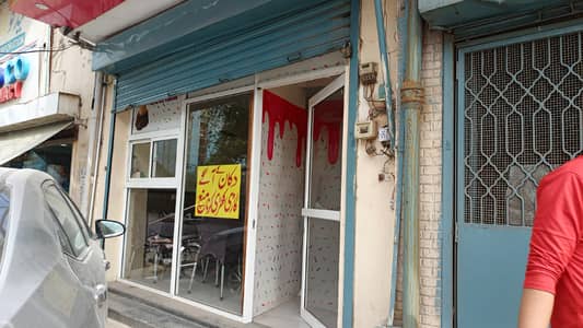 Shop for rent in Muslim town main road Main Chok very rushi area good location best for pharmacy and ice cream shop and other garments shop
