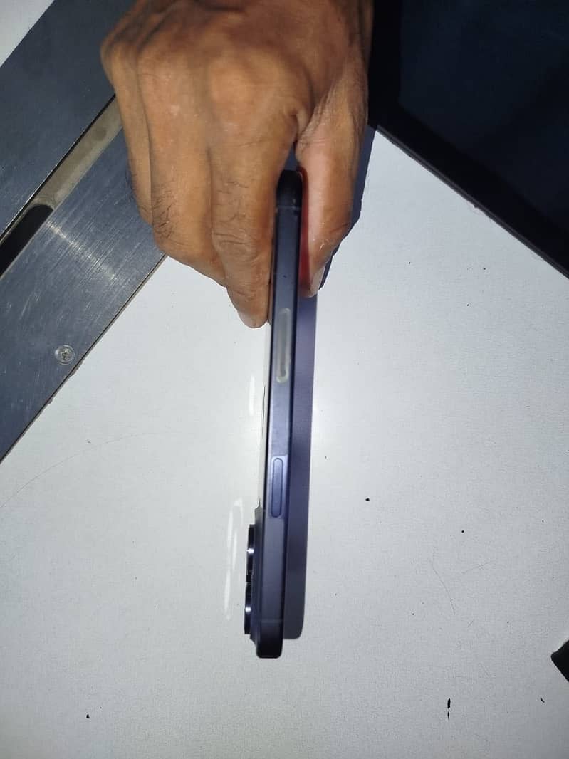 Apple iPhone 15 Pro Max 3