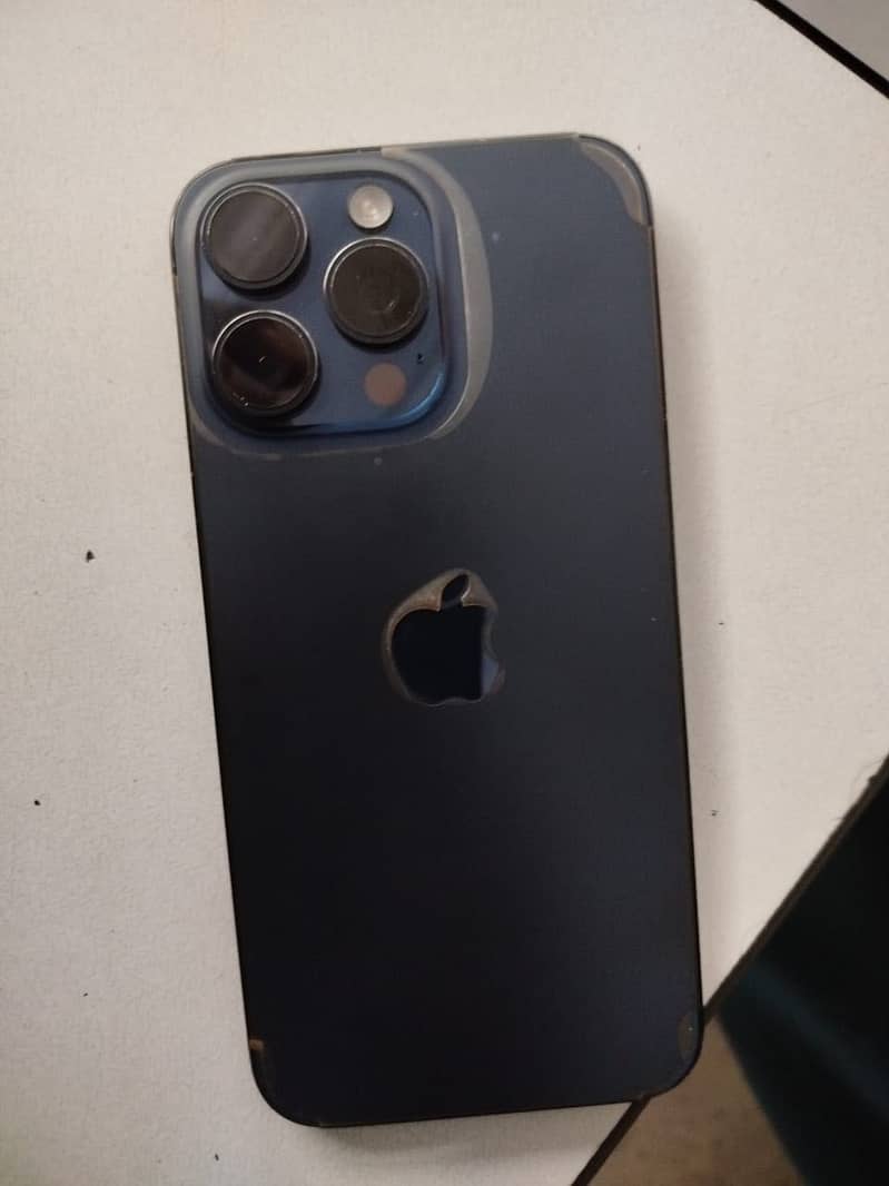 Apple iPhone 15 Pro Max 6