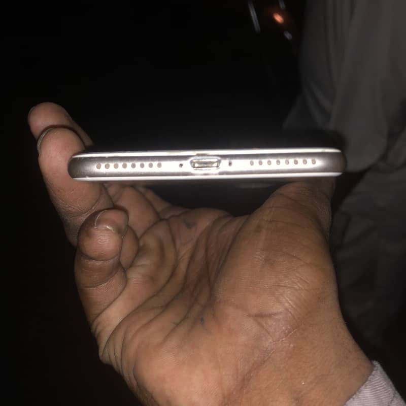Apple iPhone 7 Plus 1