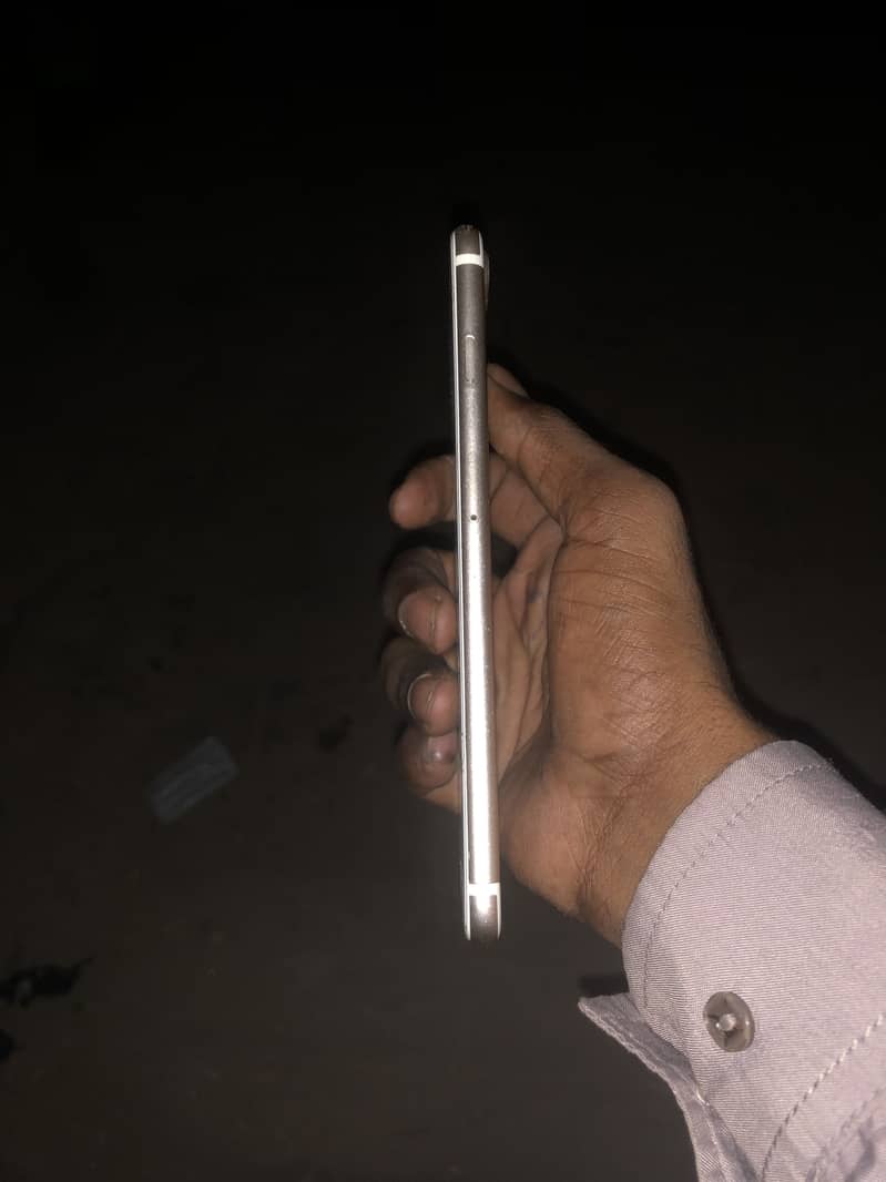 Apple iPhone 7 Plus 2