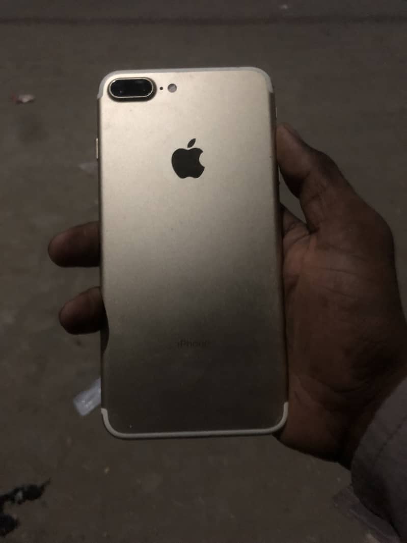 Apple iPhone 7 Plus 3